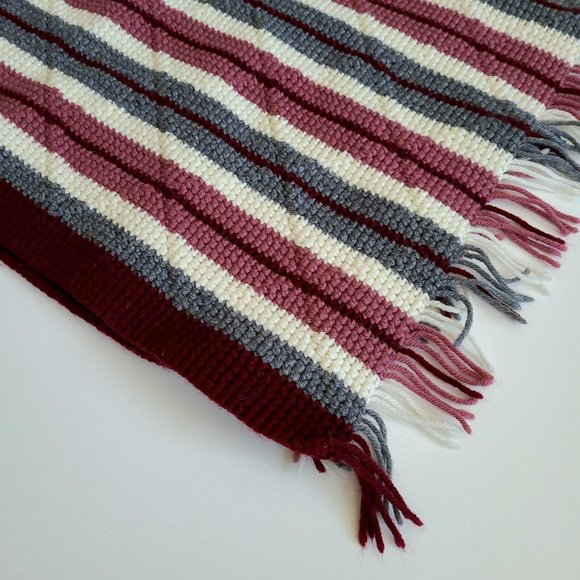 Throw, blanket, afghan. - Picture 8 of 8